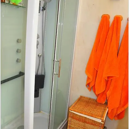 Oasis Tropical Apartman *