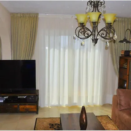 Oasis Tropical شقة
